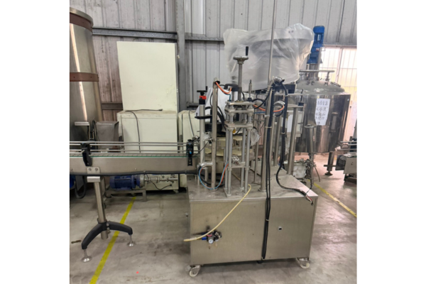 半自動瓶裝充填機